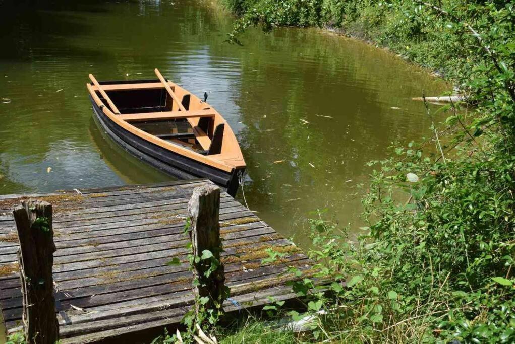 Romantique, Avec Son Petit Etang Prive En Dordogne Villa Montignac-Lascaux Exterior photo