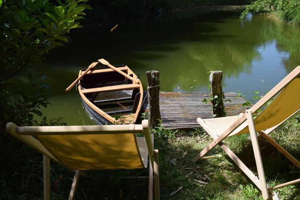 Romantique, Avec Son Petit Etang Prive En Dordogne Villa Montignac-Lascaux Exterior photo