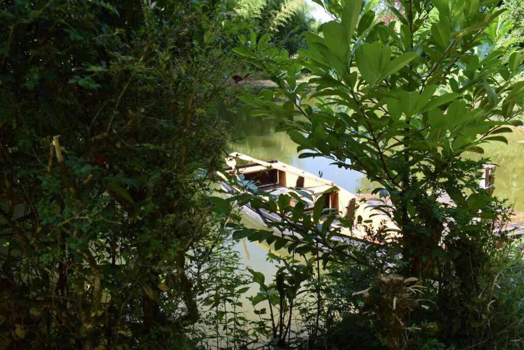 Romantique, Avec Son Petit Etang Prive En Dordogne Villa Montignac-Lascaux Exterior photo